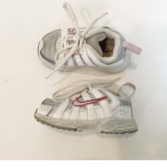 Nike Advantage Lace Up Sneakers Size 5 - Picture 2 of 11